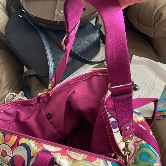 Coach duffle bag multi color. Very nice and clean - Picture 5 of 10